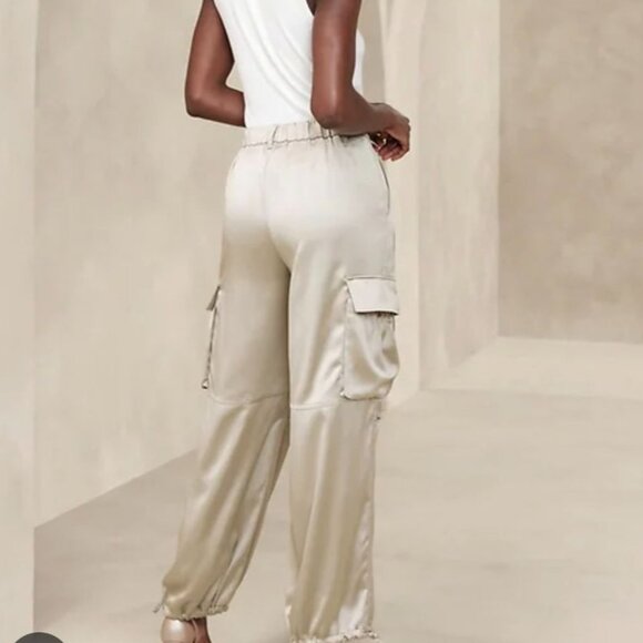 Banana Republic Satin Parachute Cargo Jogger Pants Small Champagne Sand NEW - Picture 2 of 12